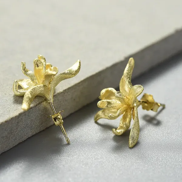 Gold_Flower_Earrings_For_Women